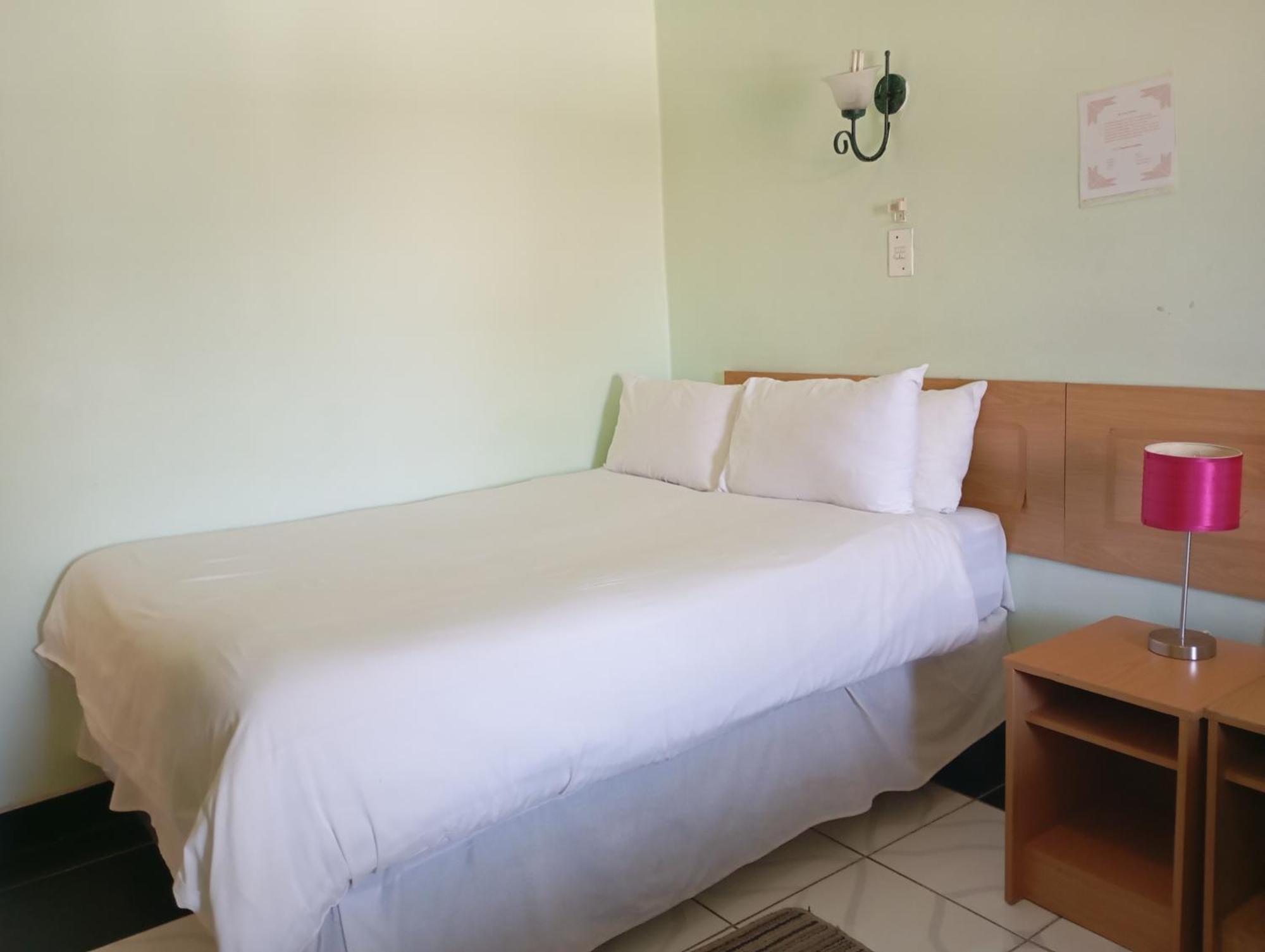 Brackendene Lodge Gaborone Ngoại thất bức ảnh