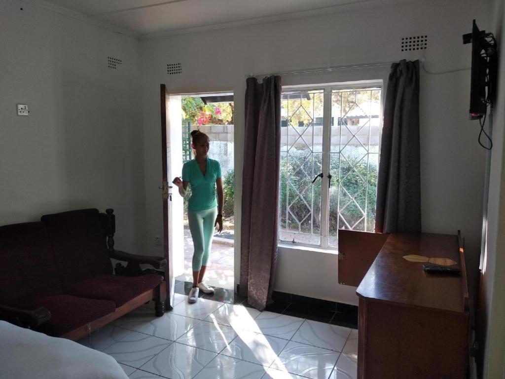 Brackendene Lodge Gaborone Ngoại thất bức ảnh